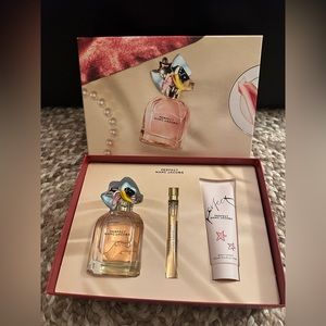 NEW - Never Used - Perfect by Marc Jacobs - Beautiful gift set w/ box